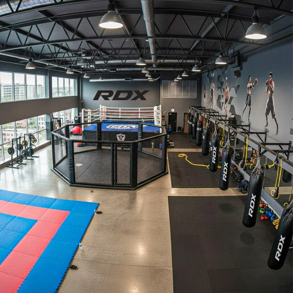专业MMA格斗俱乐部内景